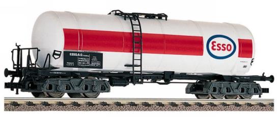 Tank car 'Esso'. Model of a 77 cbm liquid transport car<br /><a href='images/pictures/Fleischmann/5470.jpg' target='_blank'>Full size image</a>